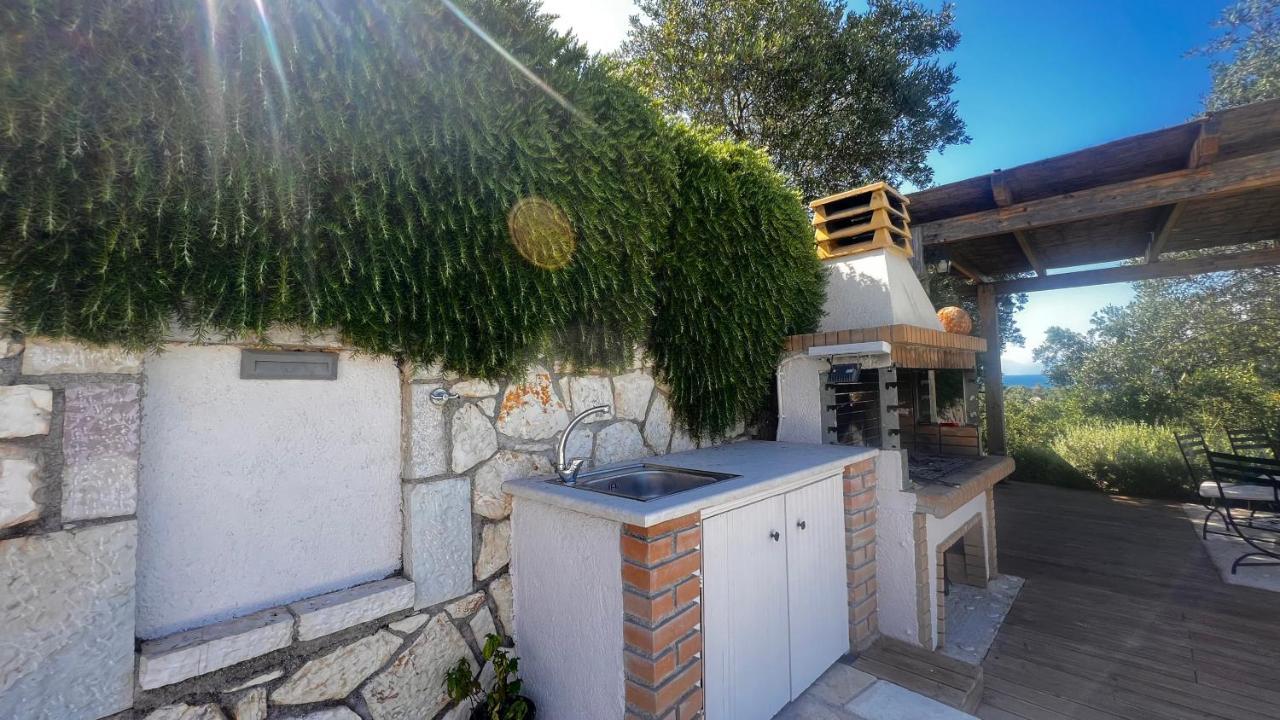 Villa Sania Kassiopi Luaran gambar