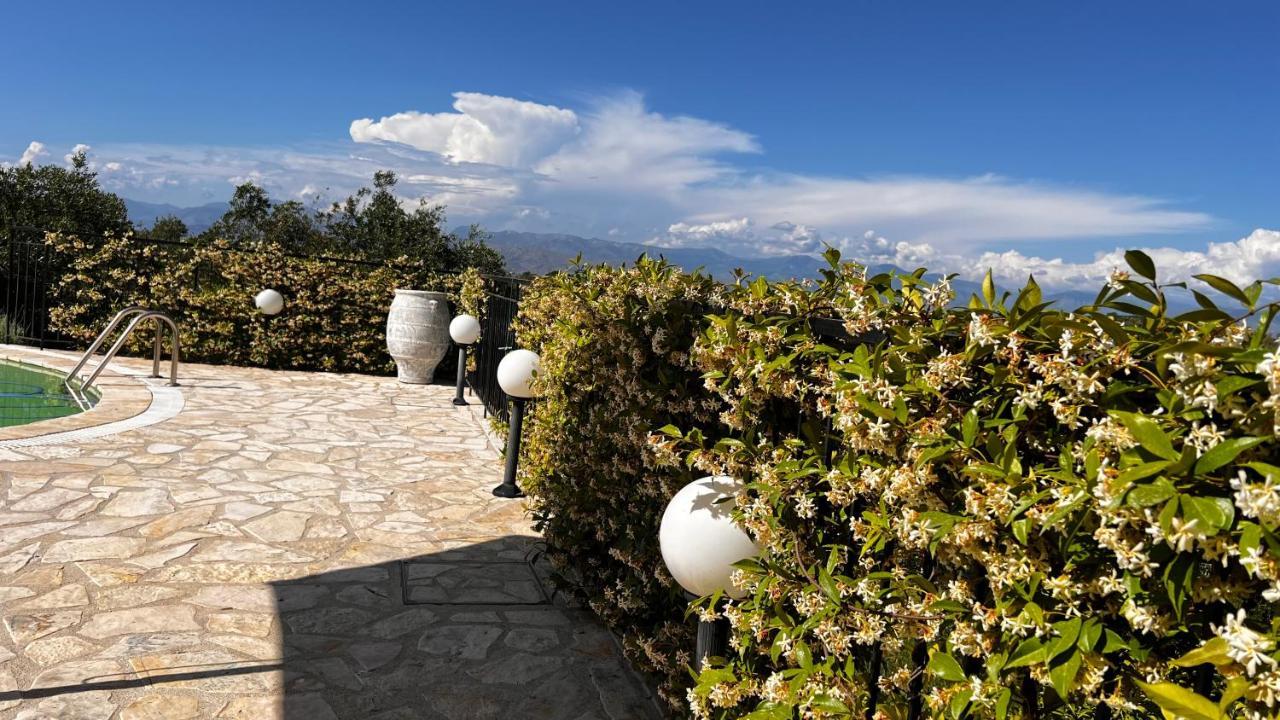 Villa Sania Kassiopi Luaran gambar